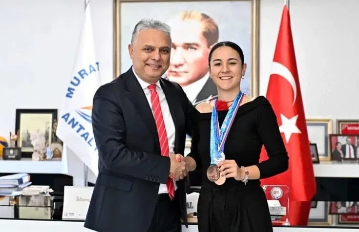 Başkan Uysal, Şampiyon Selin Eren’i Tebrik Etti