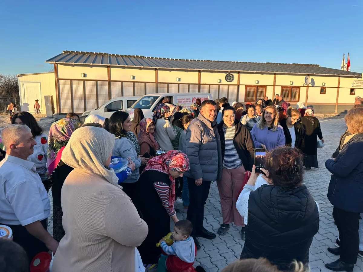 CHP’li Ağbaba konteyner kentte iftar verdi