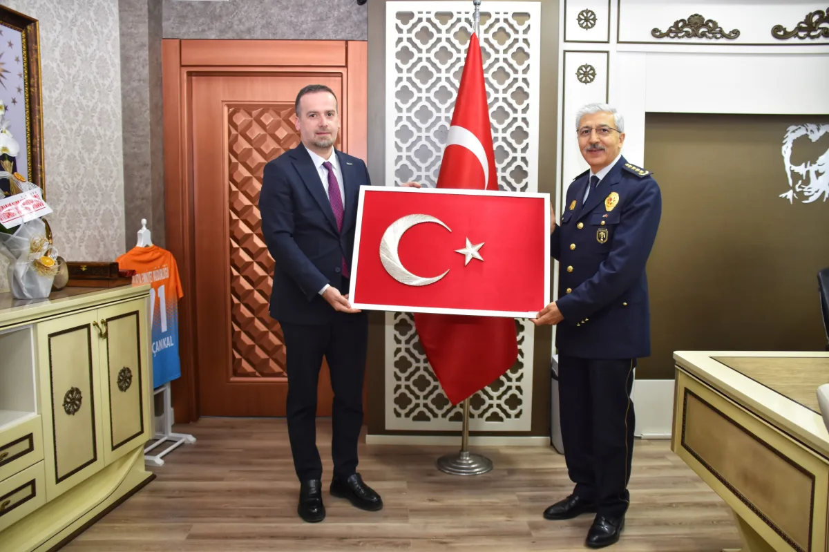 Başkan Karademir:"180 Yıllık Çınarın Kahramanları 6 Şubat'ta Malatya İçin Nöbet Tuttular"