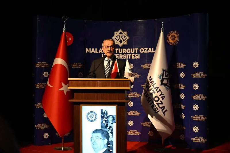Vali Yavuz, “Türkiye'nin Siyasi ve İktisadi Dönüşümünde Özal” Konferansına Katıldı