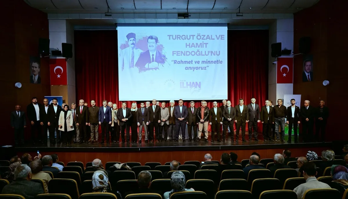 ‘TURGUT ÖZAL VE HAMİT FENDOĞLU’NU ANMA- ANLAMA PANELİ’ DUYGUSAL ANLARA SAHNE OLDU 
