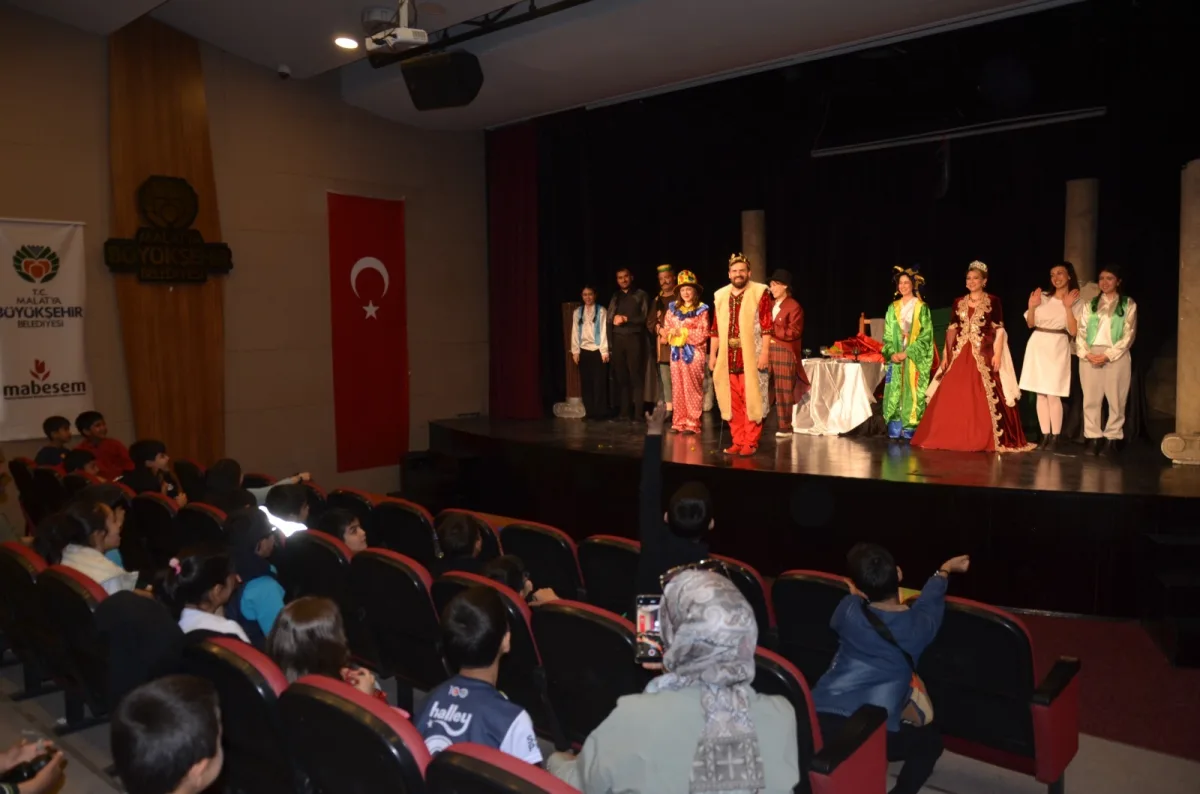“MİDAS’IN KULAKLARI”