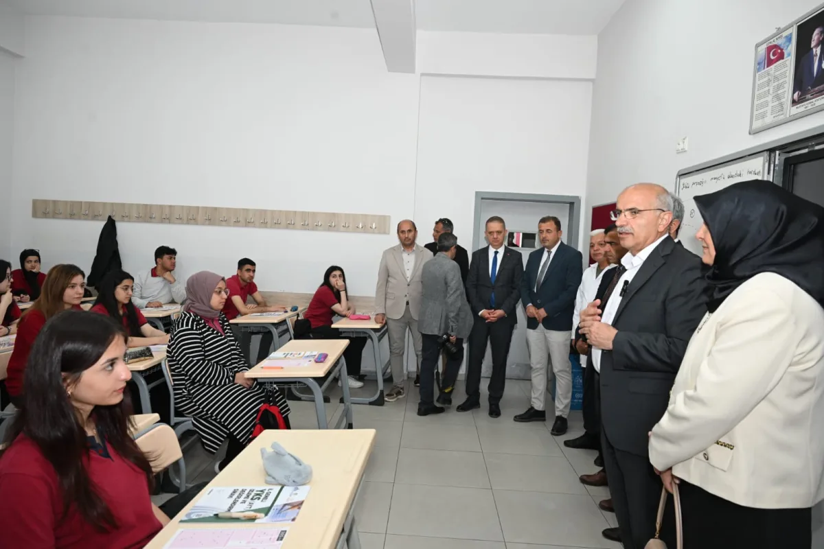 BÜYÜKŞEHİR BELEDİYESİ’NDEN 21.500 ÖĞRENCİYE YKS DEĞERLENDİRME SINAVI
