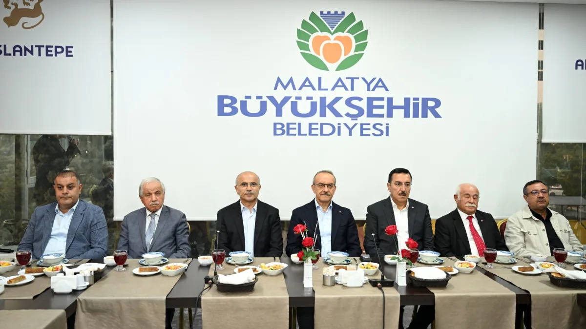 Büyükşehir Belediyesinden Muharrem İftarı verildi