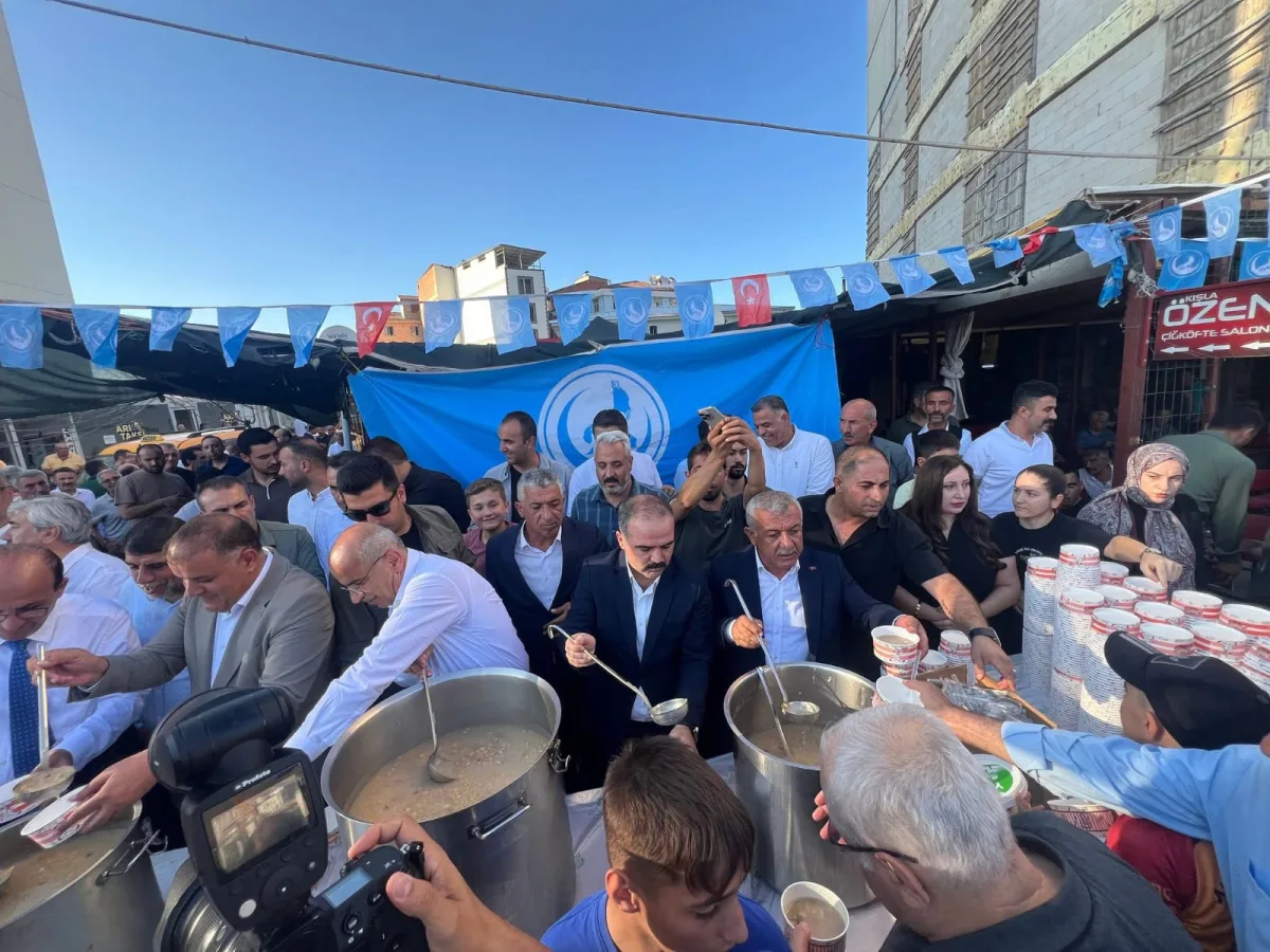 Ülkü Ocakları Malatya İl Başkanlığından Aşure Etkinliği