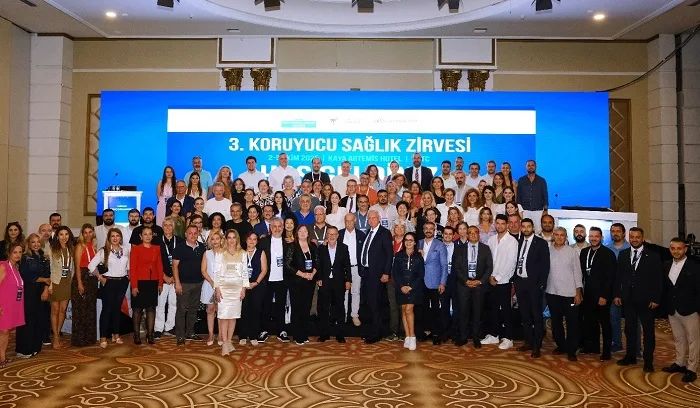 3.KORUYUCU SAĞLIK ZİRVESİ YOĞUN İLGİ VE KATILIMLA GERÇEKLEŞTİRİLDİ