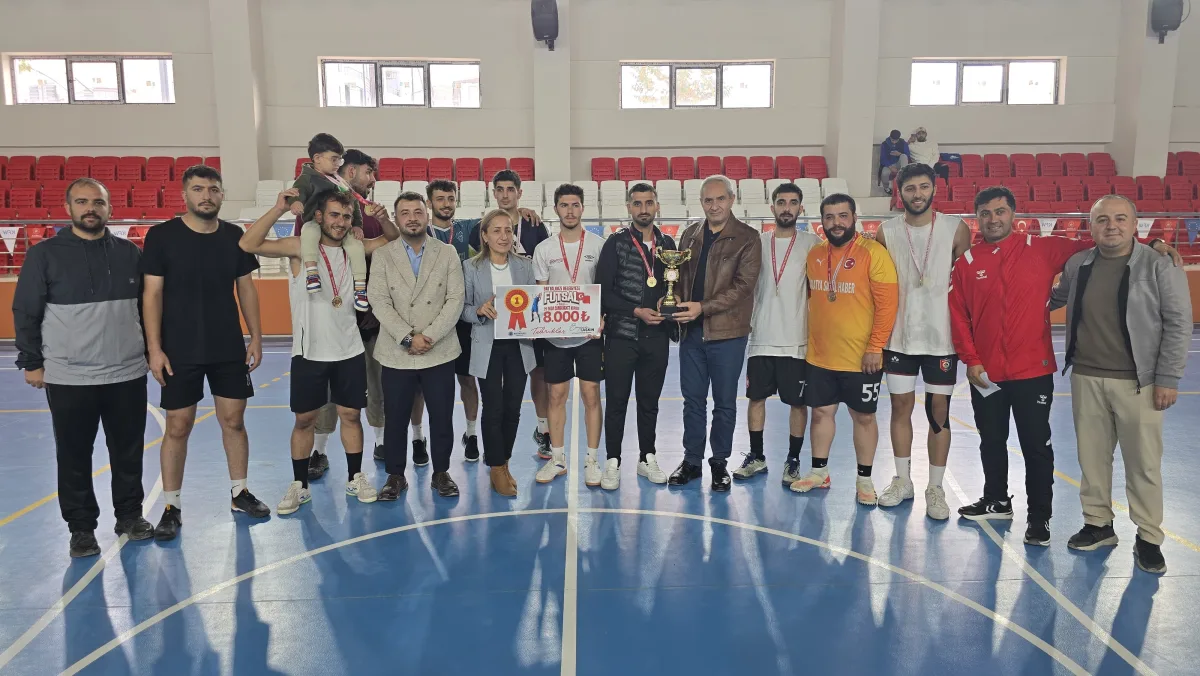 BATTALGAZİ’DE 29 EKİM CUMHURİYET KUPASI FUTSAL TURNUVASI TAMAMLANDI