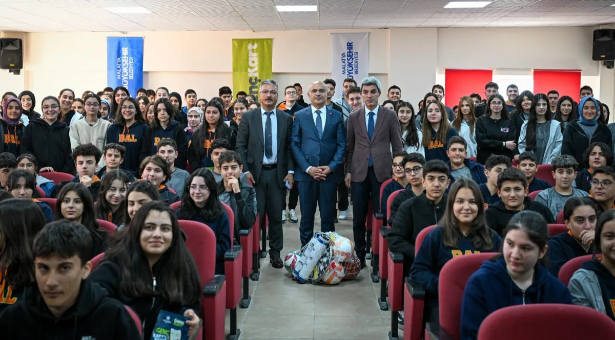 TÜRKİYE’NİN VE MALATYA’NIN GELECEĞİ GENÇLERLE ŞEKİLLENECEK