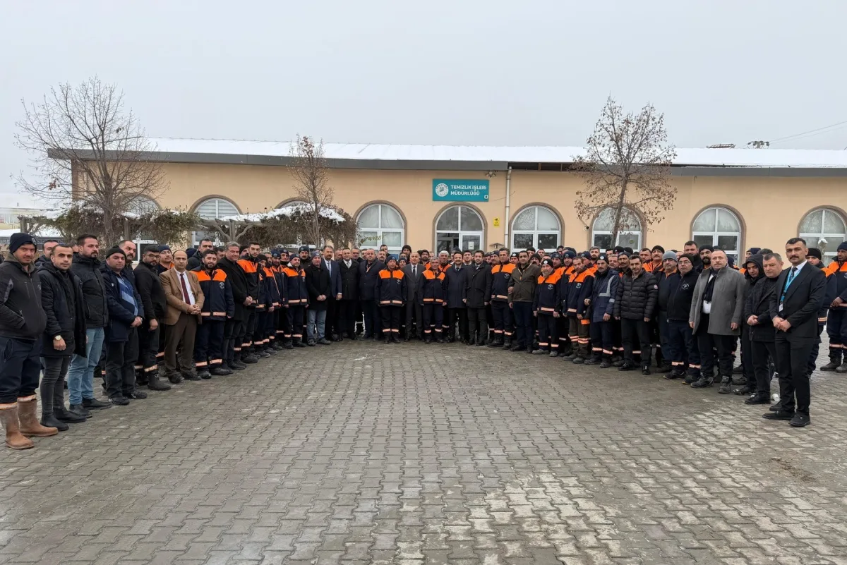 BAŞKAN GEÇİT’TEN TEMİZLİK, PARK VE BAHÇELER İLE MAKİNE İKMAL PERSONELİNE MORAL ZİYARETİ!