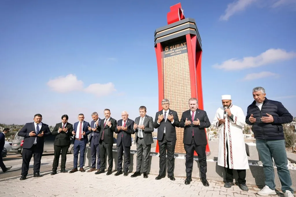BBP Genel Başkanı Mustafa Destici Malatya’da: Vali Yavuz’u Ziyaret Etti, Şehitliklerde Dua Etti