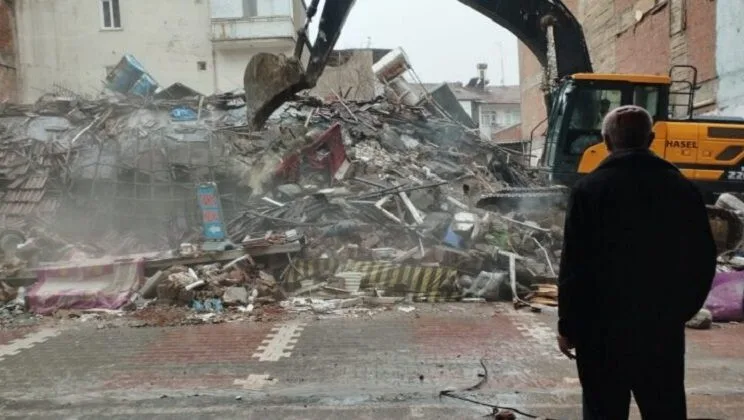 Ermeç Apartmanı Davasında Bilirkişi Raporu Bekleniyor: Duruşma 25 Mart’a Ertelendi