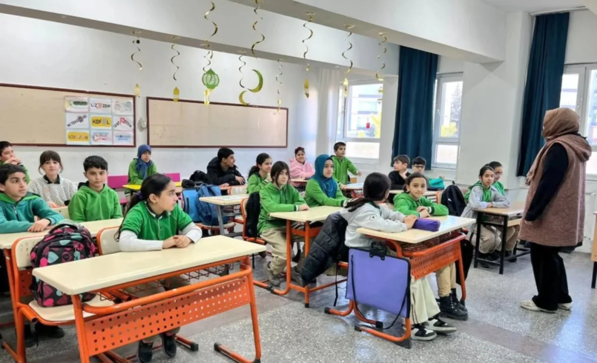 YEŞİLYURT’TA “GÜVENLİ AİLE, GÜVENLİ NESİL” PROJESİYLE GELECEĞE GÜVENLİ ADIMLAR ATLIYOR