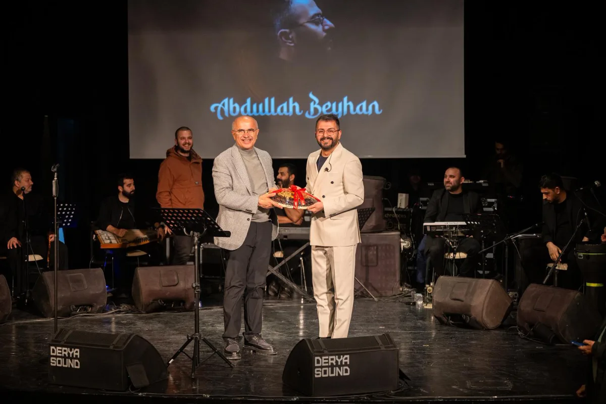 Malatya’da Ramazan Coşkusu: İlahi Dinletisinde Salon Doldu Taştı
