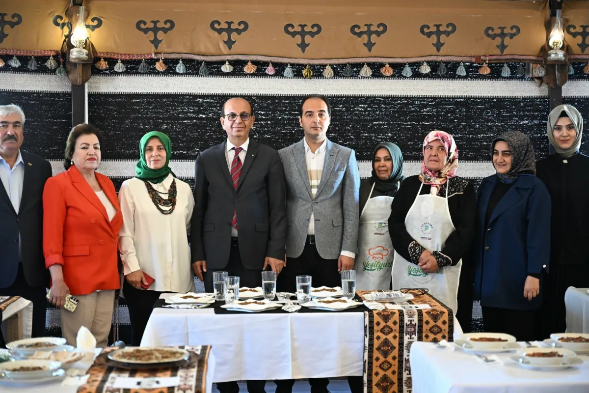 YEŞİLYURT FESTİVALİ’NDE COĞRAFİ İŞARETLİ KİRAZ YAPRAĞI SARMASI YARIŞTI