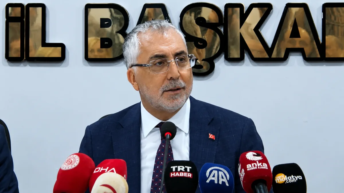Bakan Işıkhan: “Bugün Hem Masada Hem Sahada Rota Çizen Güçlü Bir Türkiye Var”