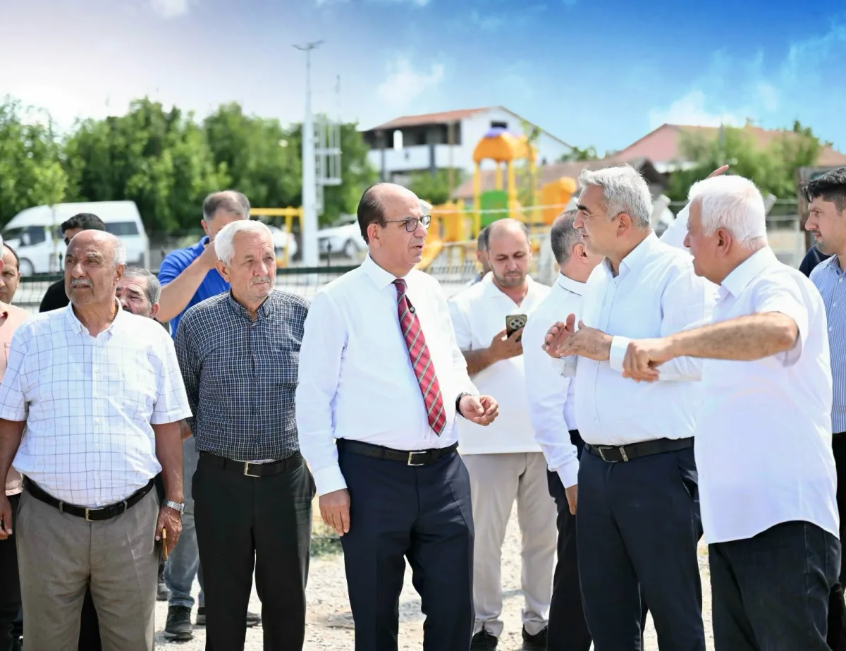 Başkan Geçit Kuyulu Mahallesi'nde İncelemelerde Bulundu: "Çocuklarımıza Güvenli ve Modern Yaşam Alanları Kazandırıyoruz"