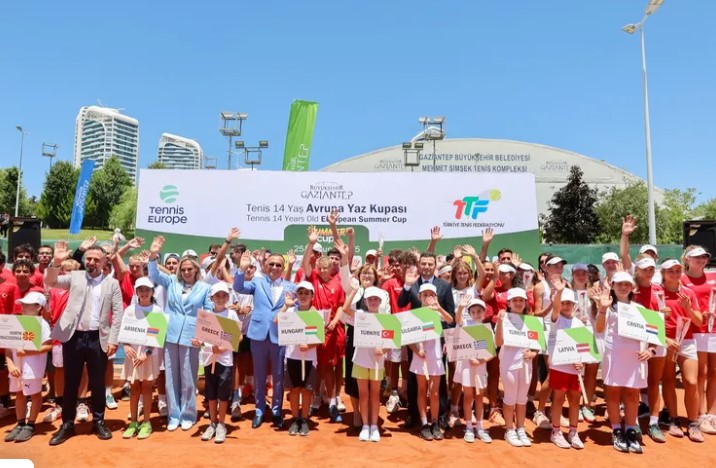 8 Ülke, 50 Sporcu Kortta 8 Ülke, 50 Sporcu Kortta