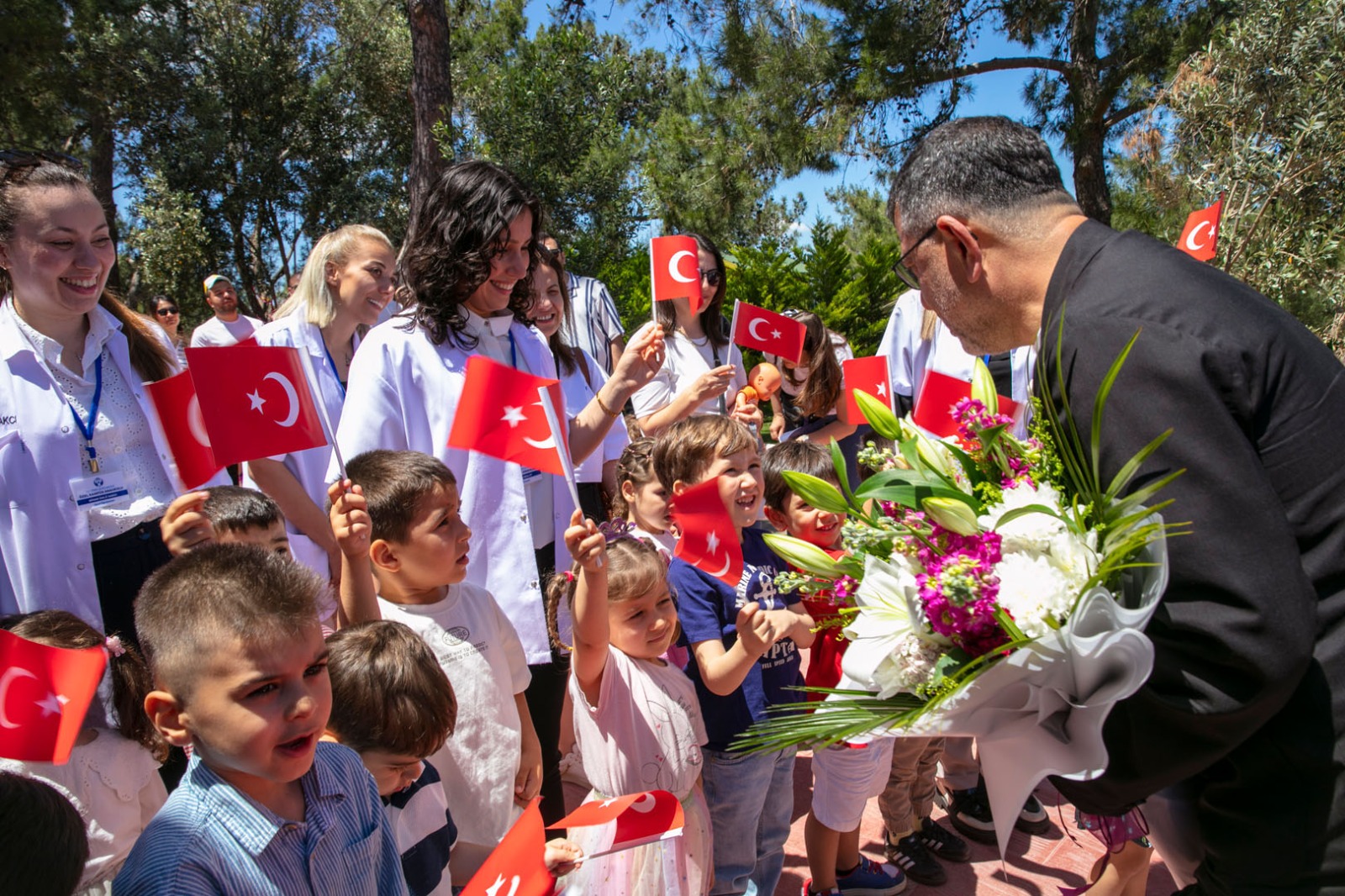 Ağbaba’dan 23 Nisan mesajı: “Şiddetin gölgesinde büyüyen bir nesil, sağlıklı bir geleceğin teminatı olamaz”