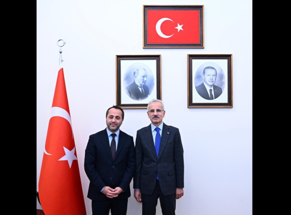 AK Parti Malatya Milletvekili Abdurrahman Babacan, Ulaştırma Bakanı Sn. Abdulkadir Uraloğlu ile bir araya geldi.