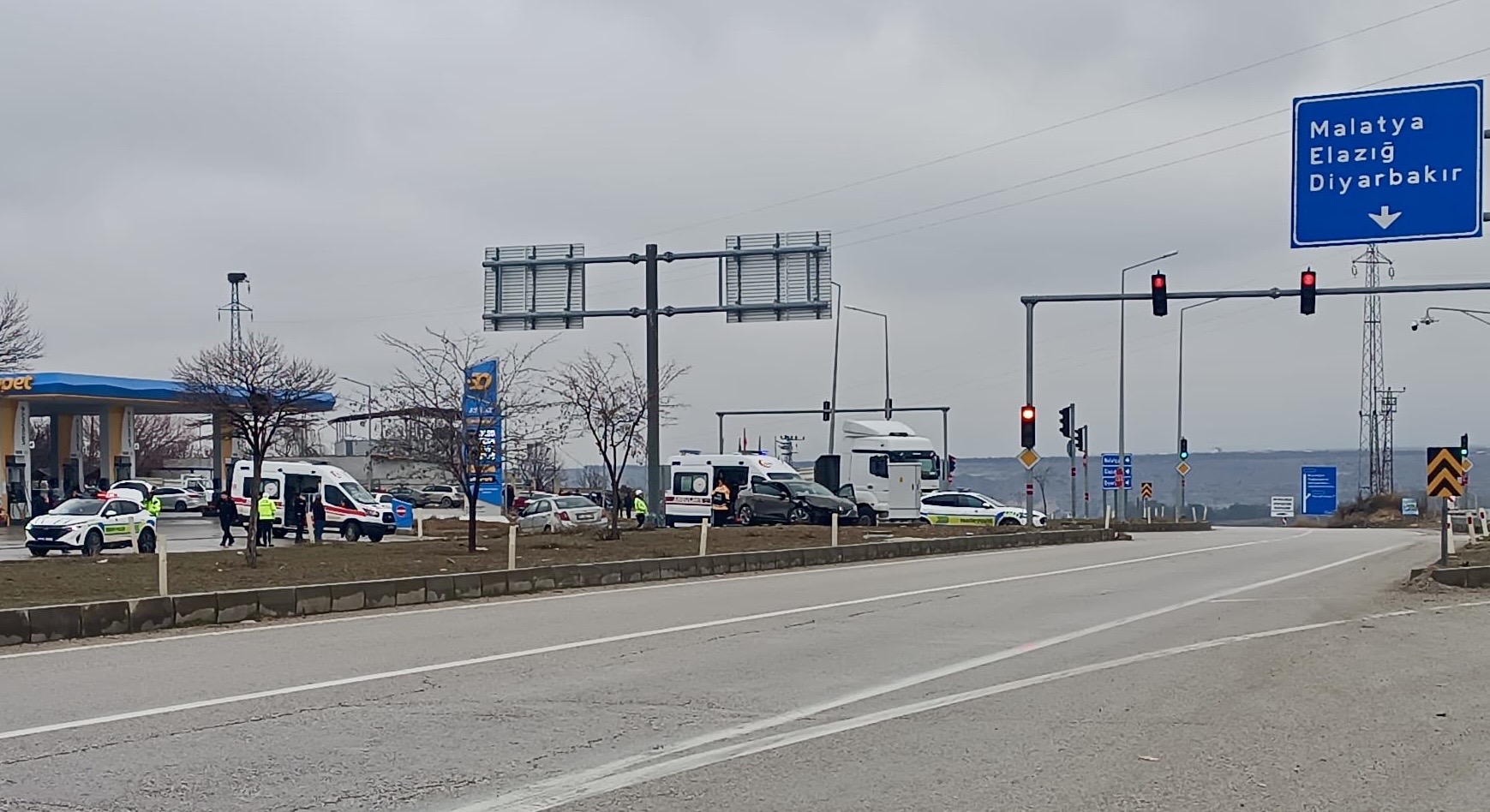 Akçadağ’da iki otomobil çarpıştı: 4 yaralı