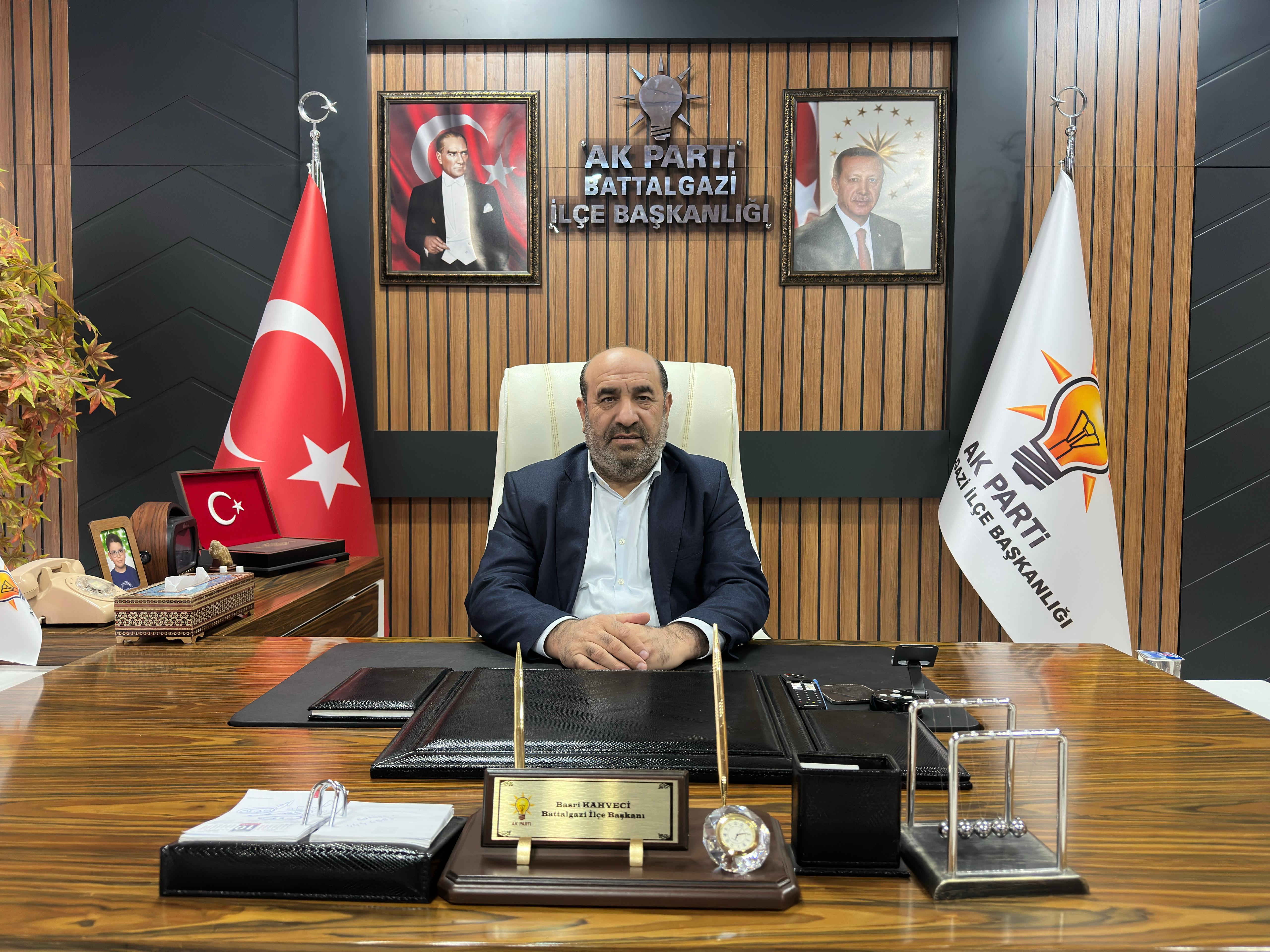 Akparti İlçe Başkanı Basri Kahveci’den 10 Ocak Çalışan Gazeteciler Günü Mesajı