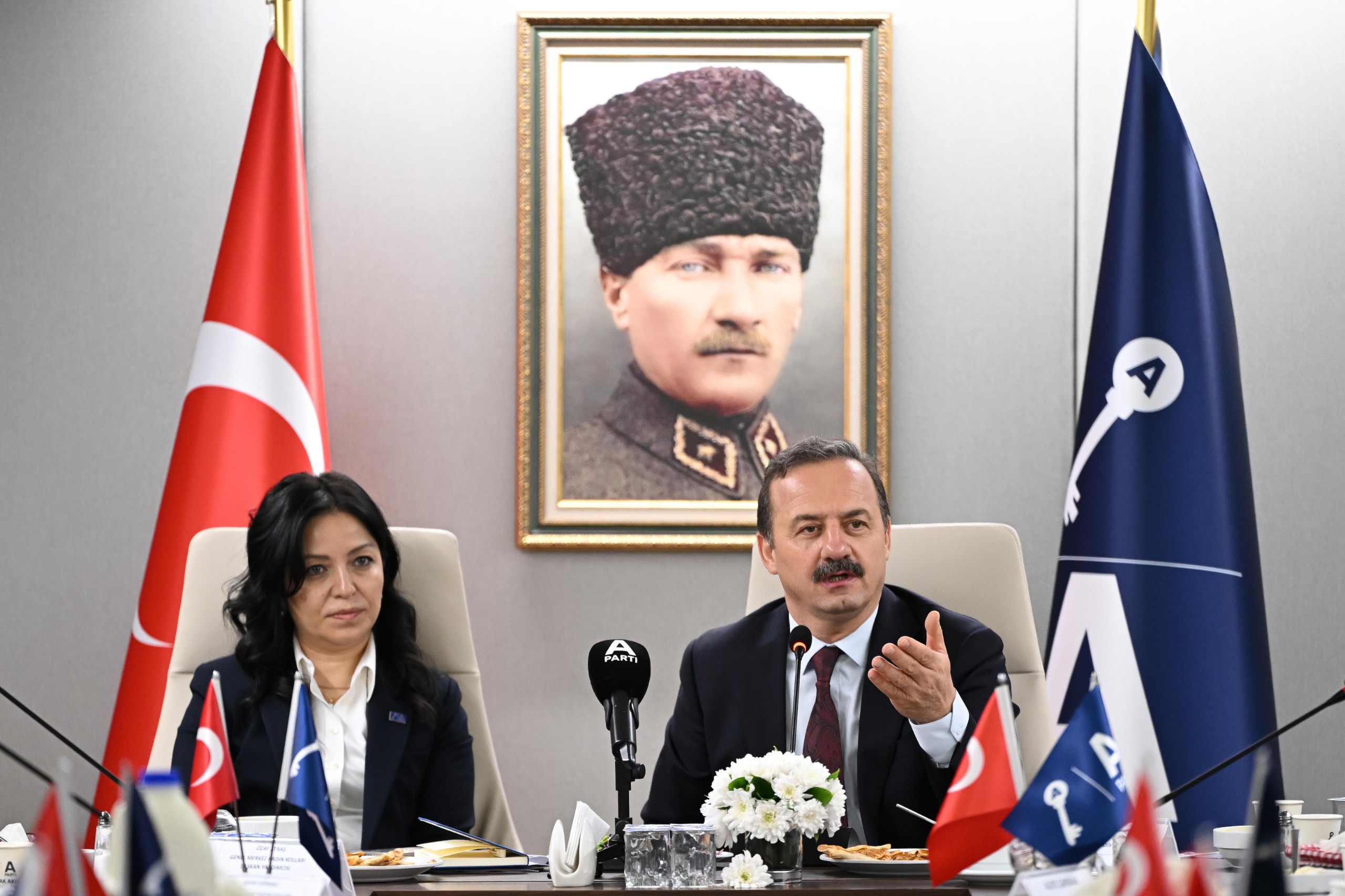 ANAHTAR PARTİ KADIN KOLLARI’NDAN ‘100 BİN KADIN ÜYE’ HEDEFİ