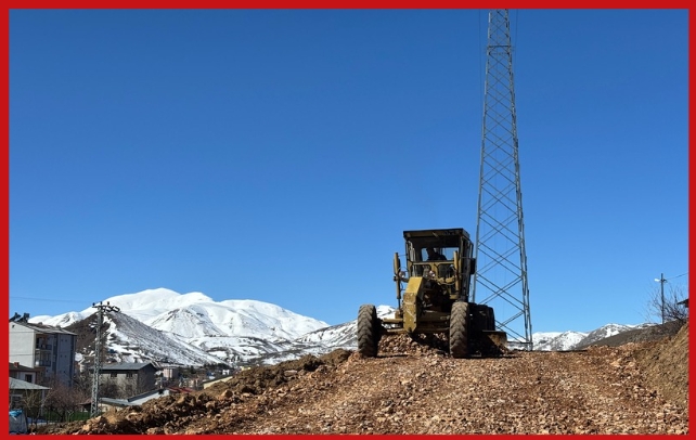 ARAPGİR BELEDİYESİ’NDEN MEHMET AKİF MAHALLESİ’NDE YOL AÇMA VE DÜZENLEME ÇALIŞMASI