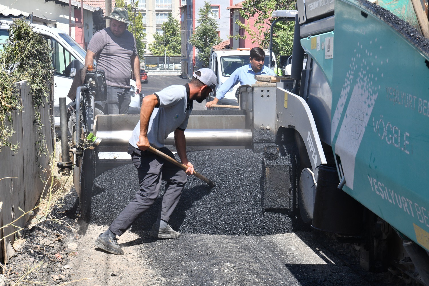 AŞAĞIBAĞLAR MAHALLESİ KONFORLU YOLLARA KAVUŞUYOR