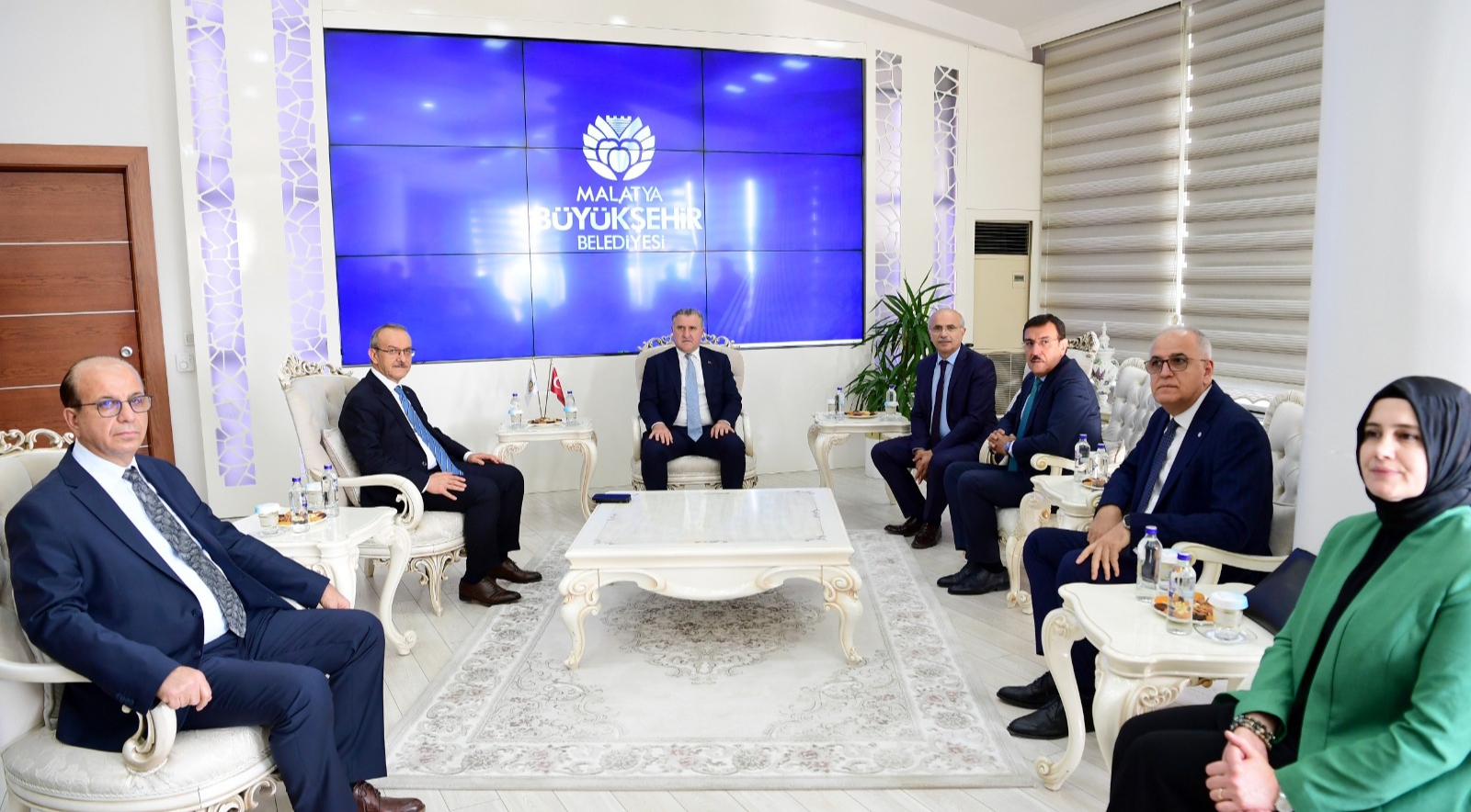 BAKAN BAK’TAN BÜYÜKŞEHİR BELEDİYESİ’NE ZİYARET