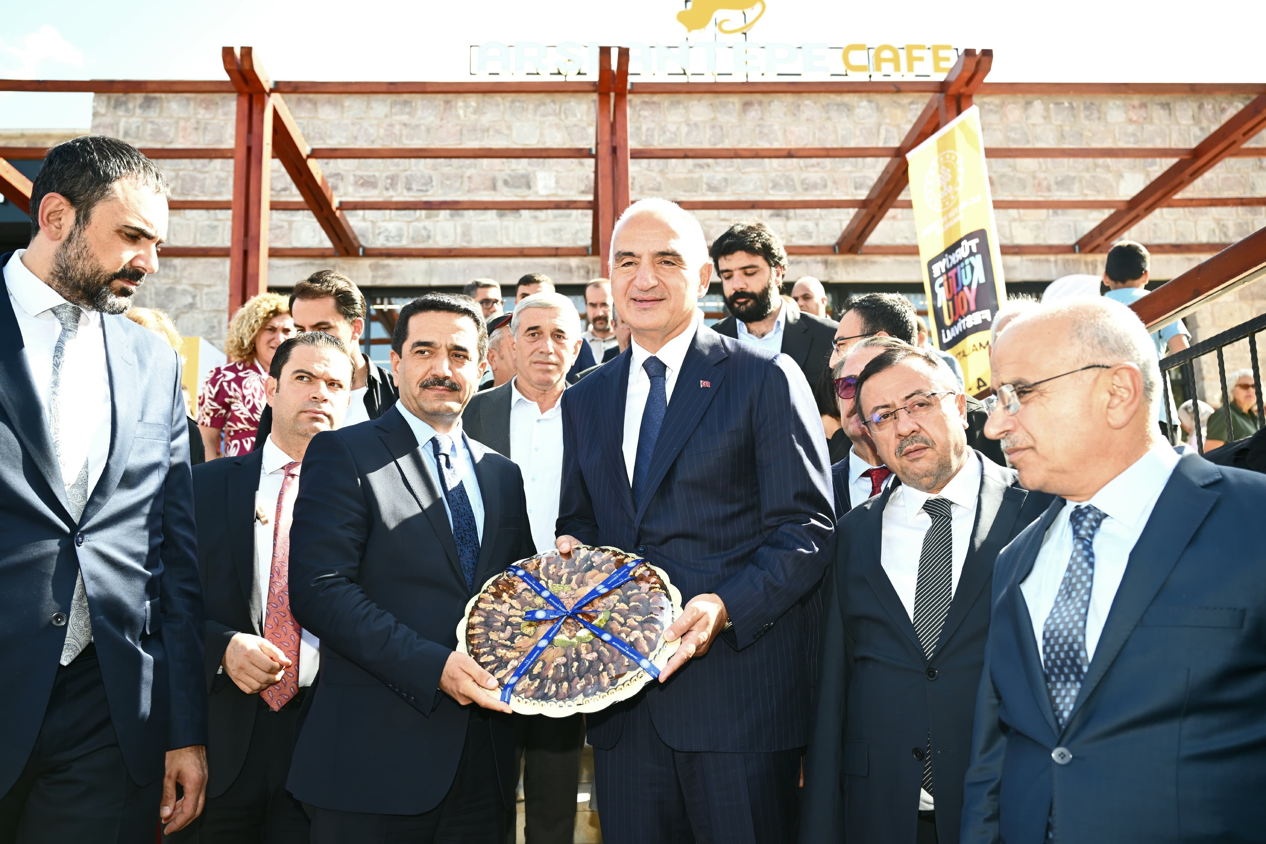 BAKAN ERSOY, ARSLANTEPE KARŞILAMA MERKEZİ AÇILIŞINDA