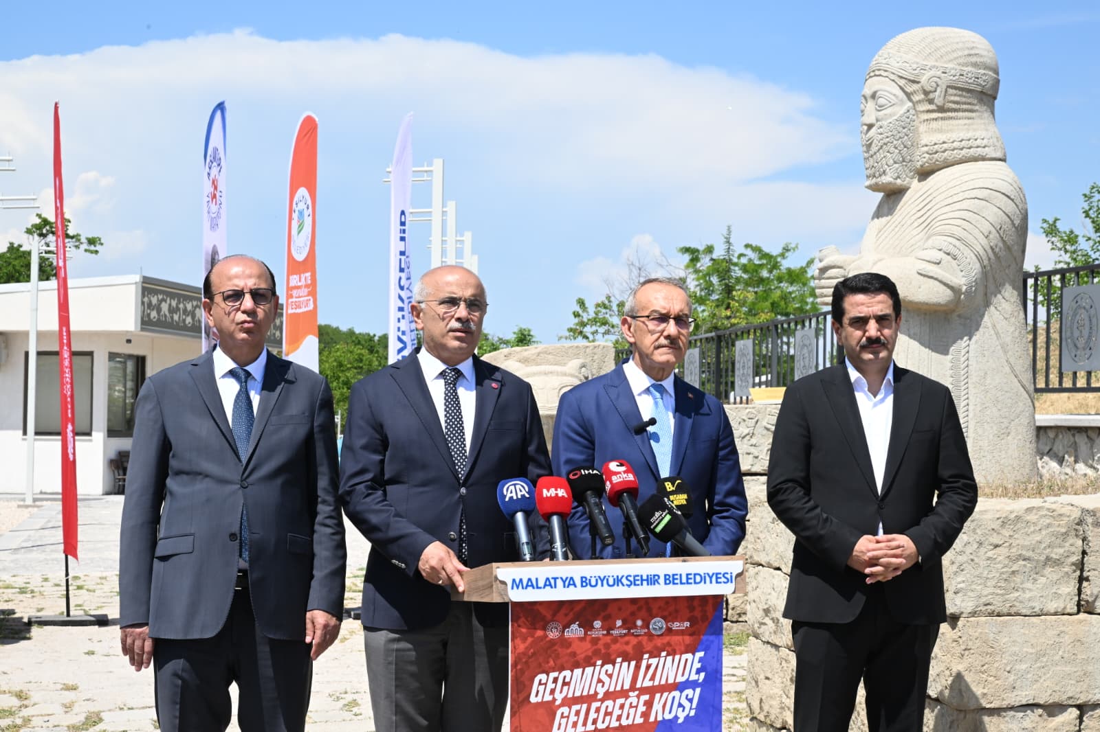 BAŞKAN ER: "BU MARATON MALATYA’NIN YENİDEN AYAĞA KALKIŞININ GÜÇLÜ BİR SEMBOLÜDÜR"