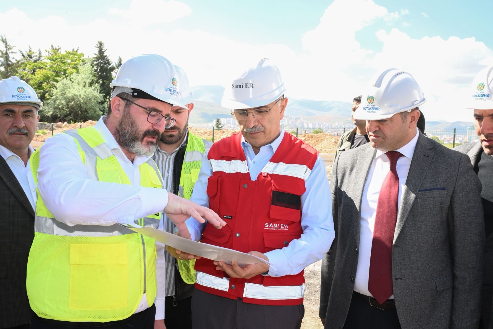 BAŞKAN ER:"ÇOCUK VE GENÇLERİMİZ İÇİN ÖNEMLİ YATIRIMLARI HAYATA GEÇİRİYORUZ"