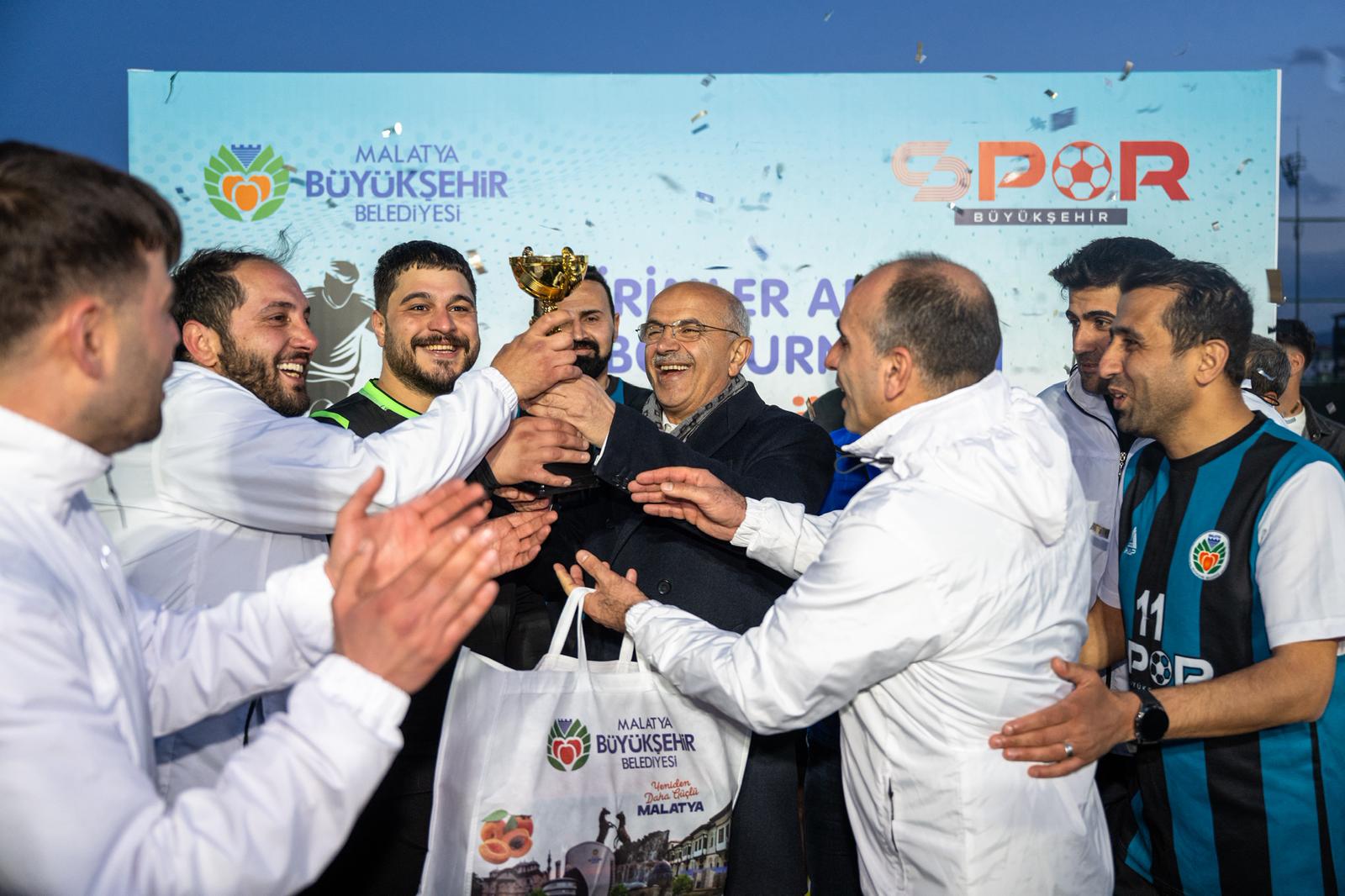 BAŞKAN ER:"MALATYA'NIN HER KÖŞESİNE  BİR SPOR TESİSİ YAPIYORUZ"