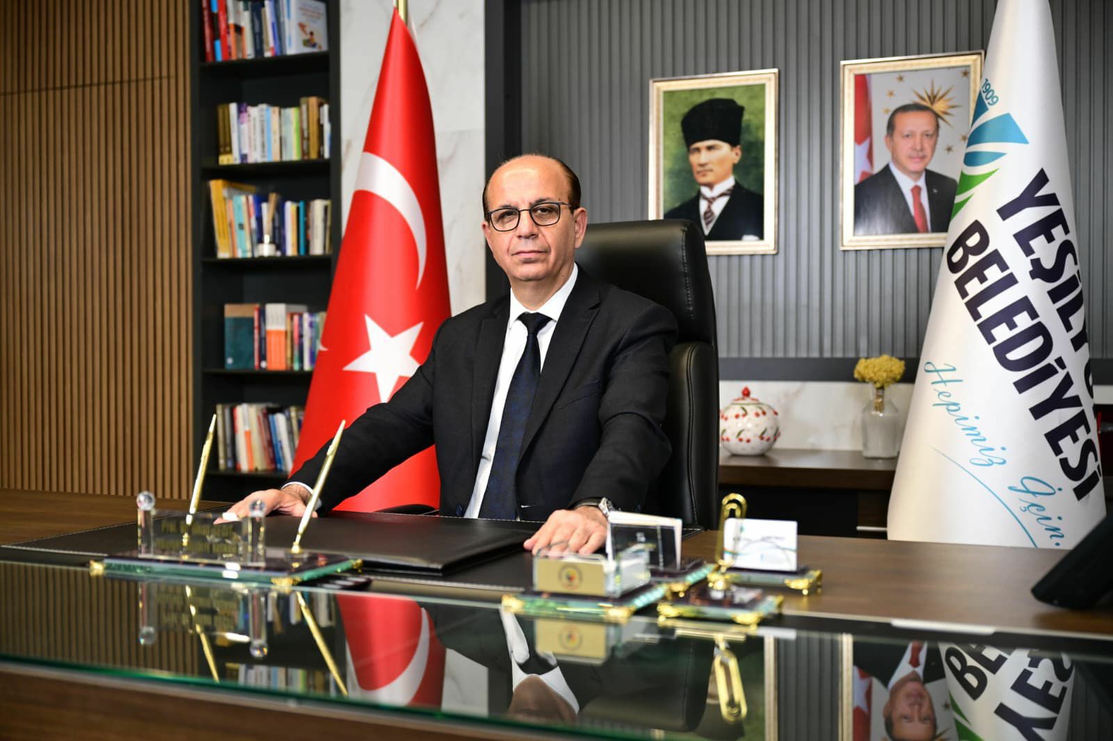 BAŞKAN GEÇİT: “23 NİSAN, MİLLİ EGEMENLİĞİMİZİN EN GÜÇLÜ SİMGESİDİR”