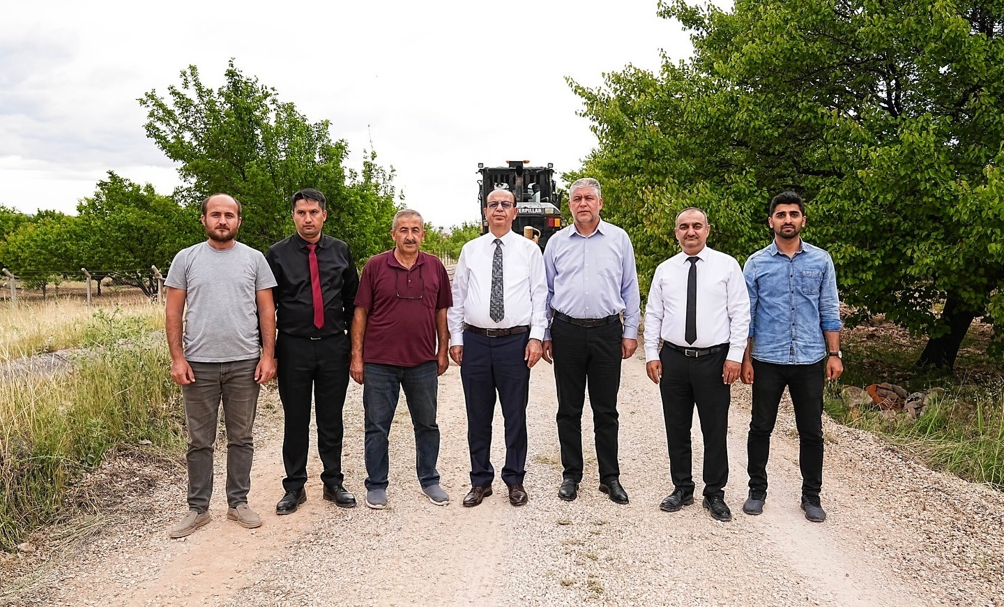 BAŞKAN GEÇİT, KIRSAL MAHALLELERİN YOLLARINI MERCEK ALTINA ALDI