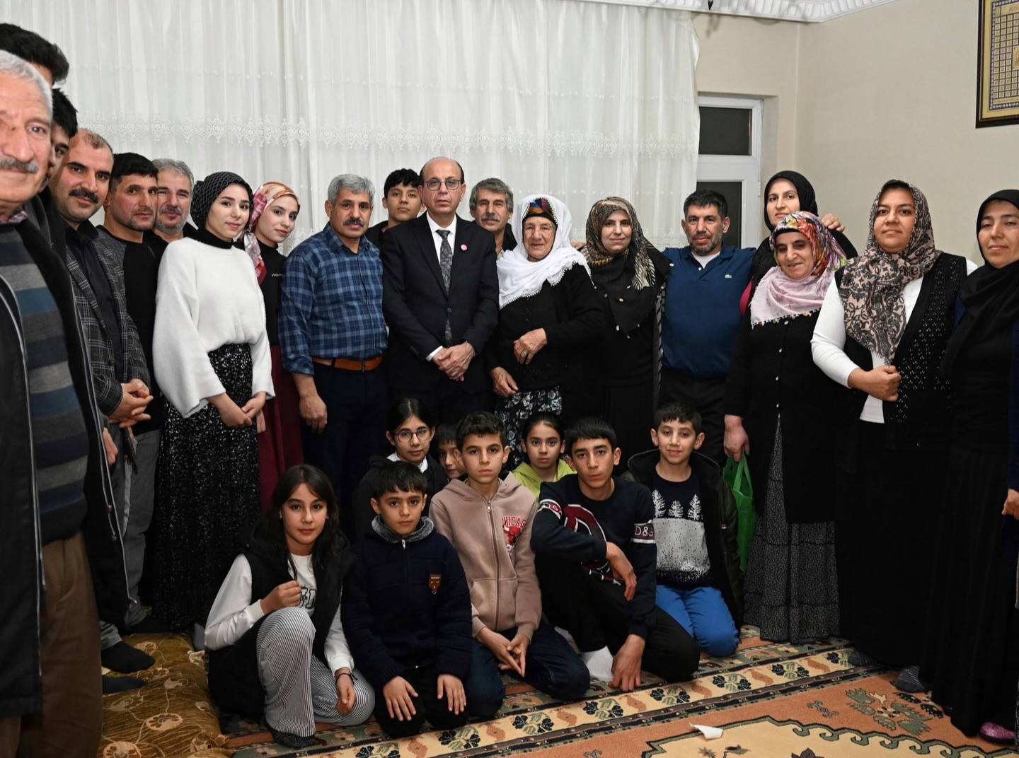 Başkan Geçit’ten Dört Kuşağın Bir Arada Yaşadığı Aileye Ziyaret!