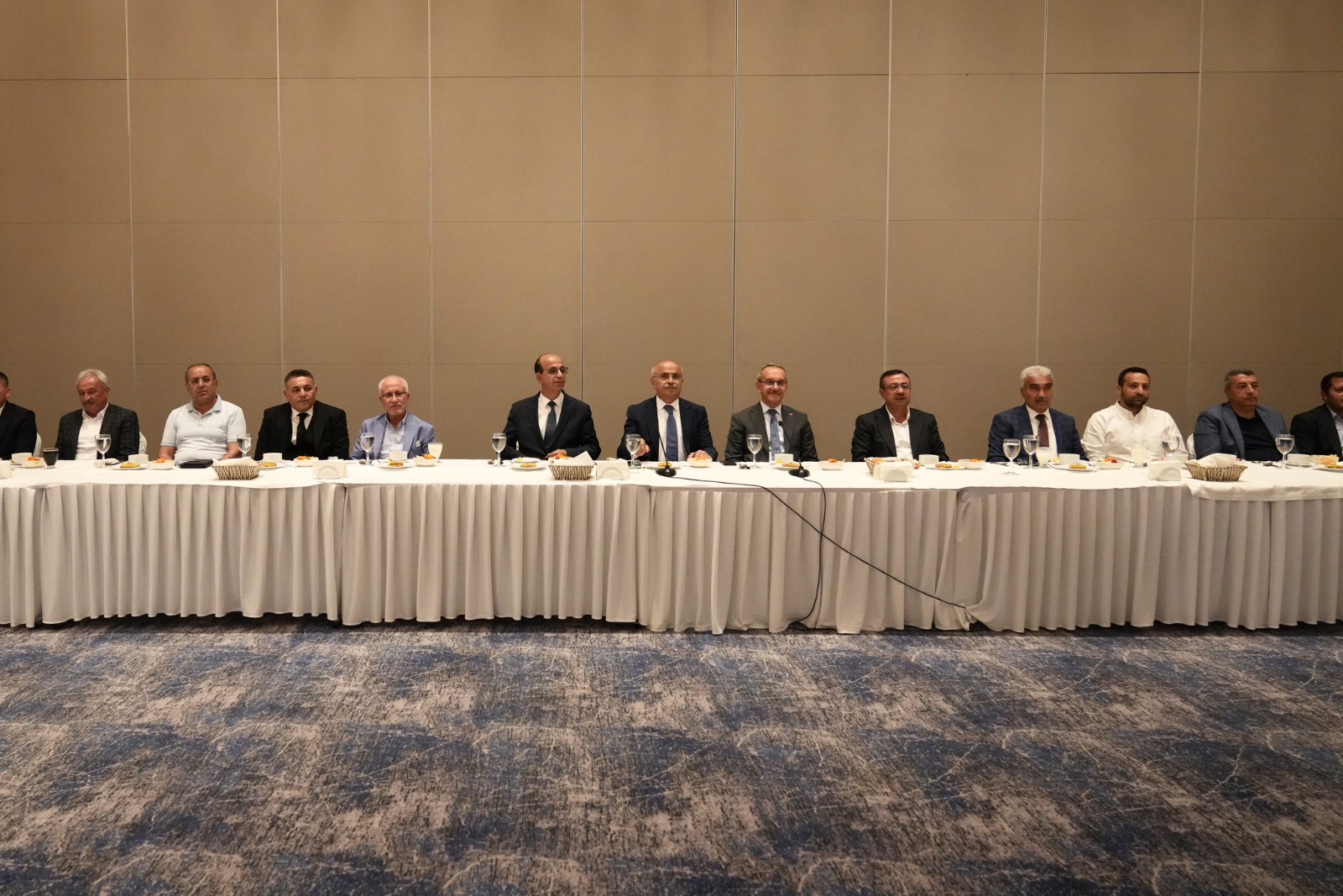 Başkan Sadıkoğlu, konteynerdeki işletmelerin sesi oldu