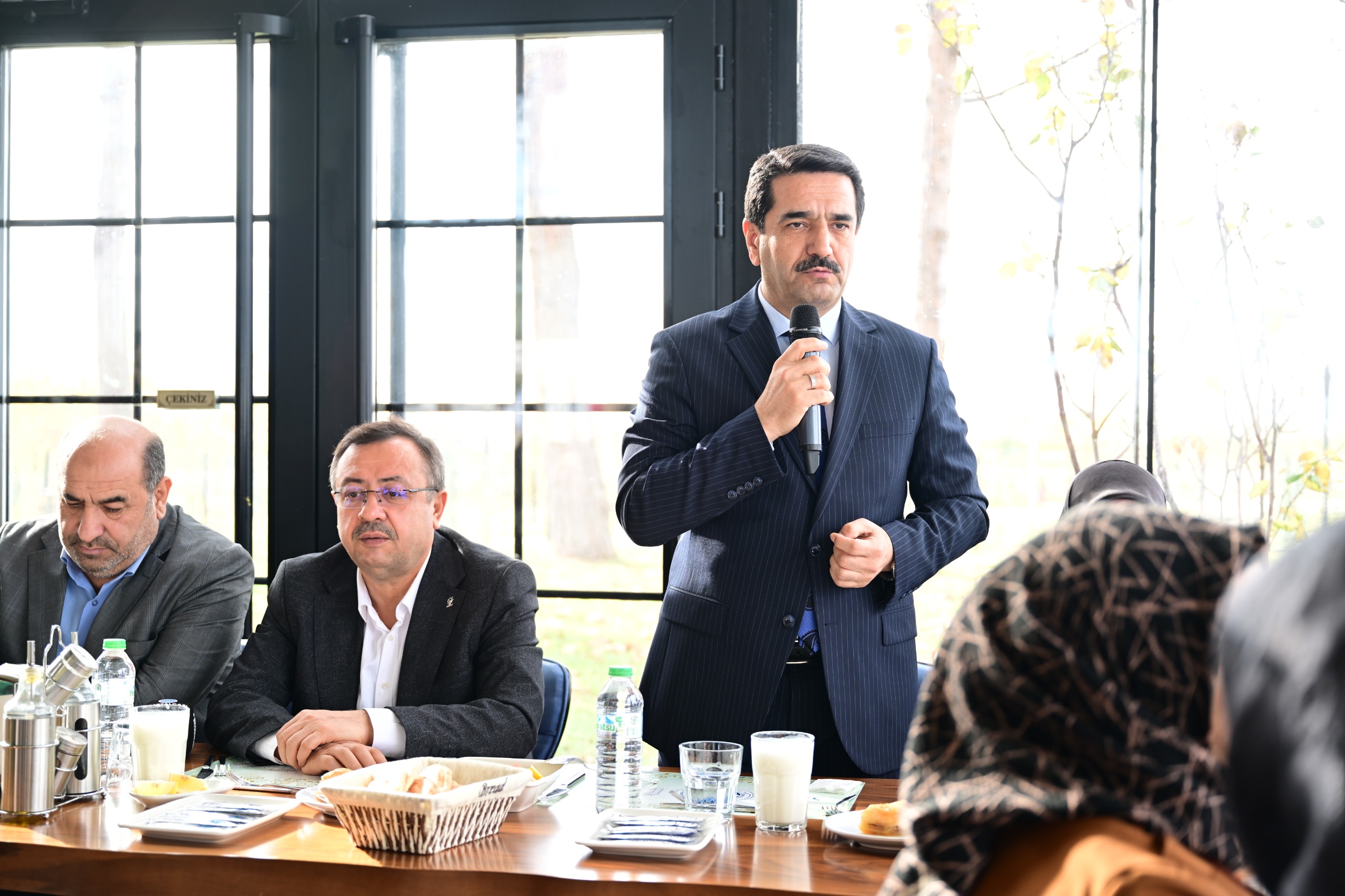 BAŞKAN TAŞKIN AK PARTİ KADIN KOLLARI MAHALLE BAŞKANLARI TOPLANTISINA KATILDI