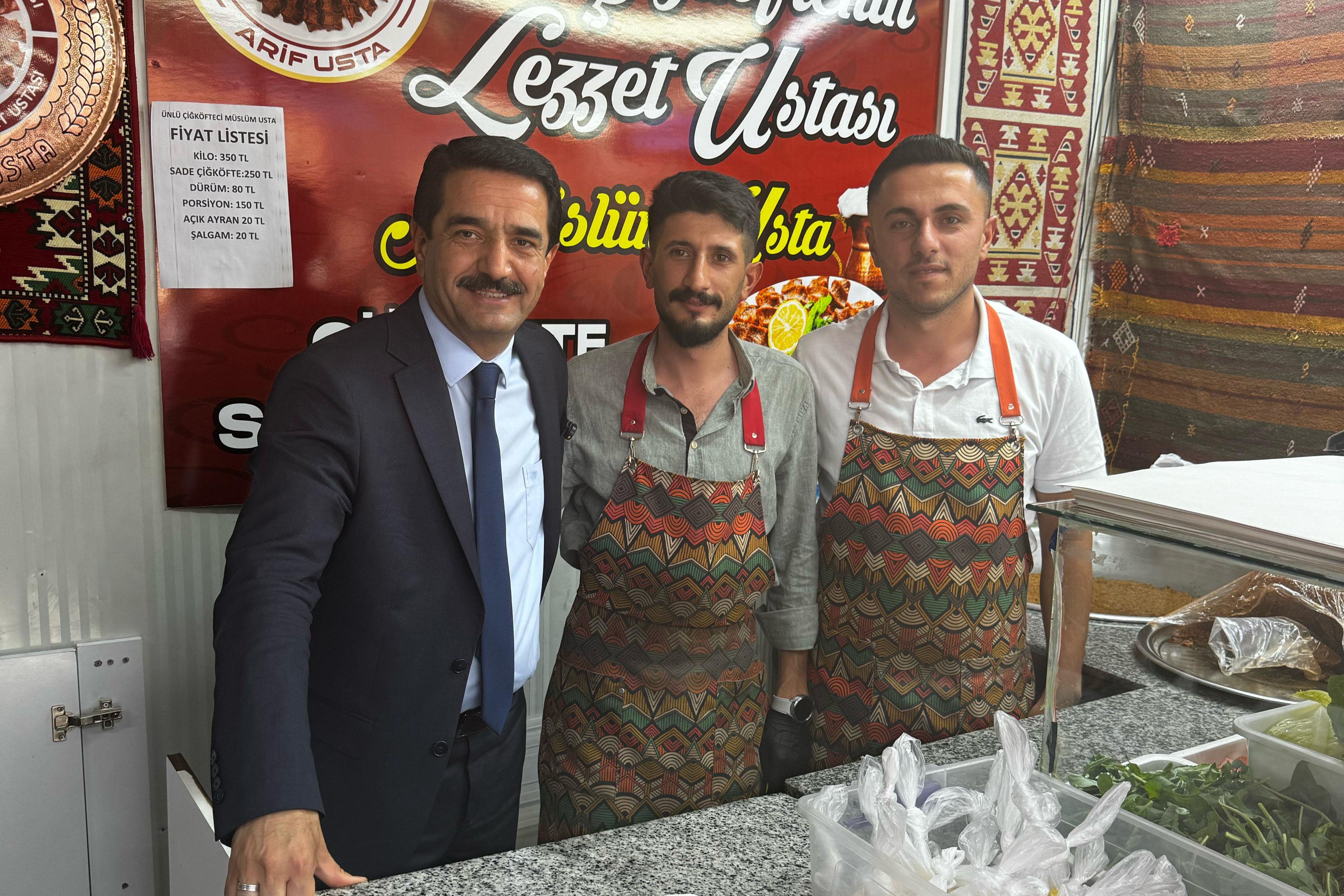 BAŞKAN TAŞKIN, AKPINAR’DA ESNAFLARLA BULUŞTU: “SADECE DİNLEMEYE DEĞİL, ÇÖZMEYE GELDİK”