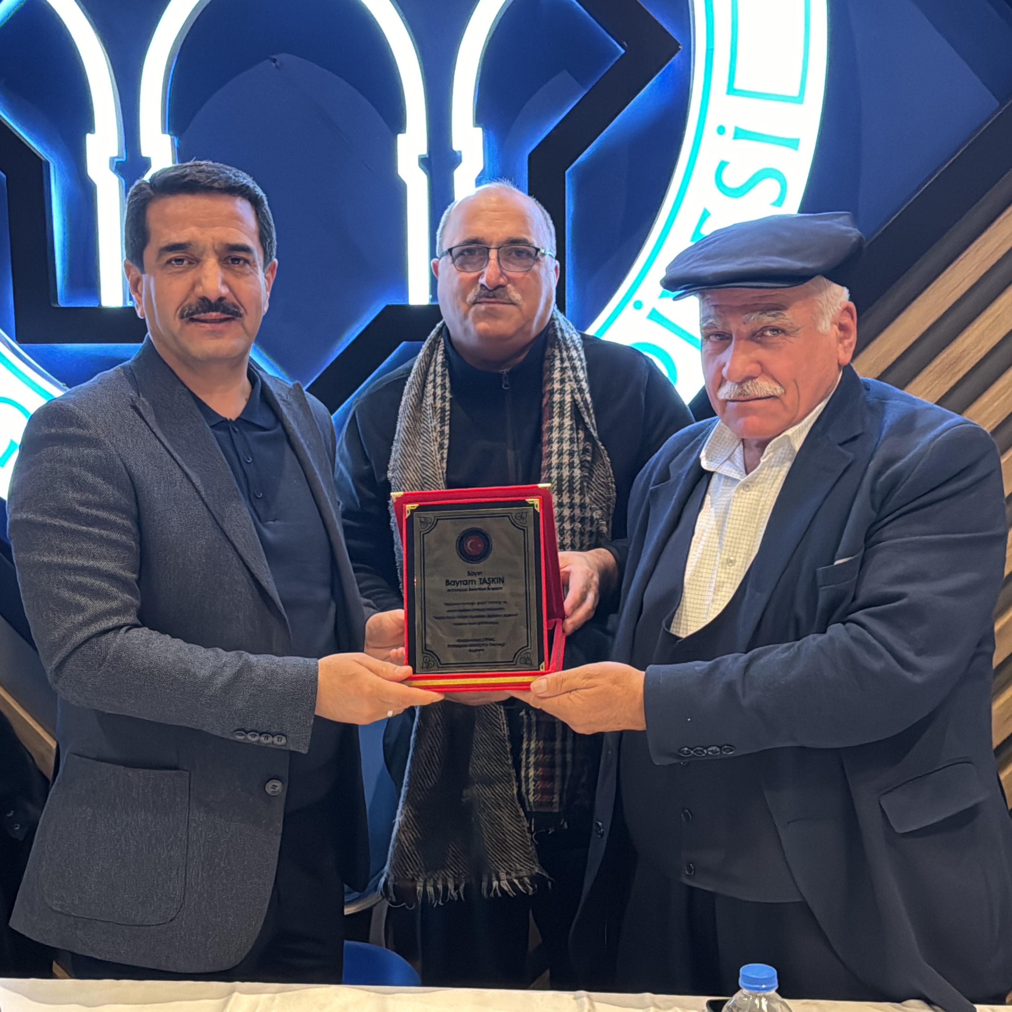 BAŞKAN TAŞKIN’DAN MUHTARLARLA İSTİŞARE TOPLANTISI