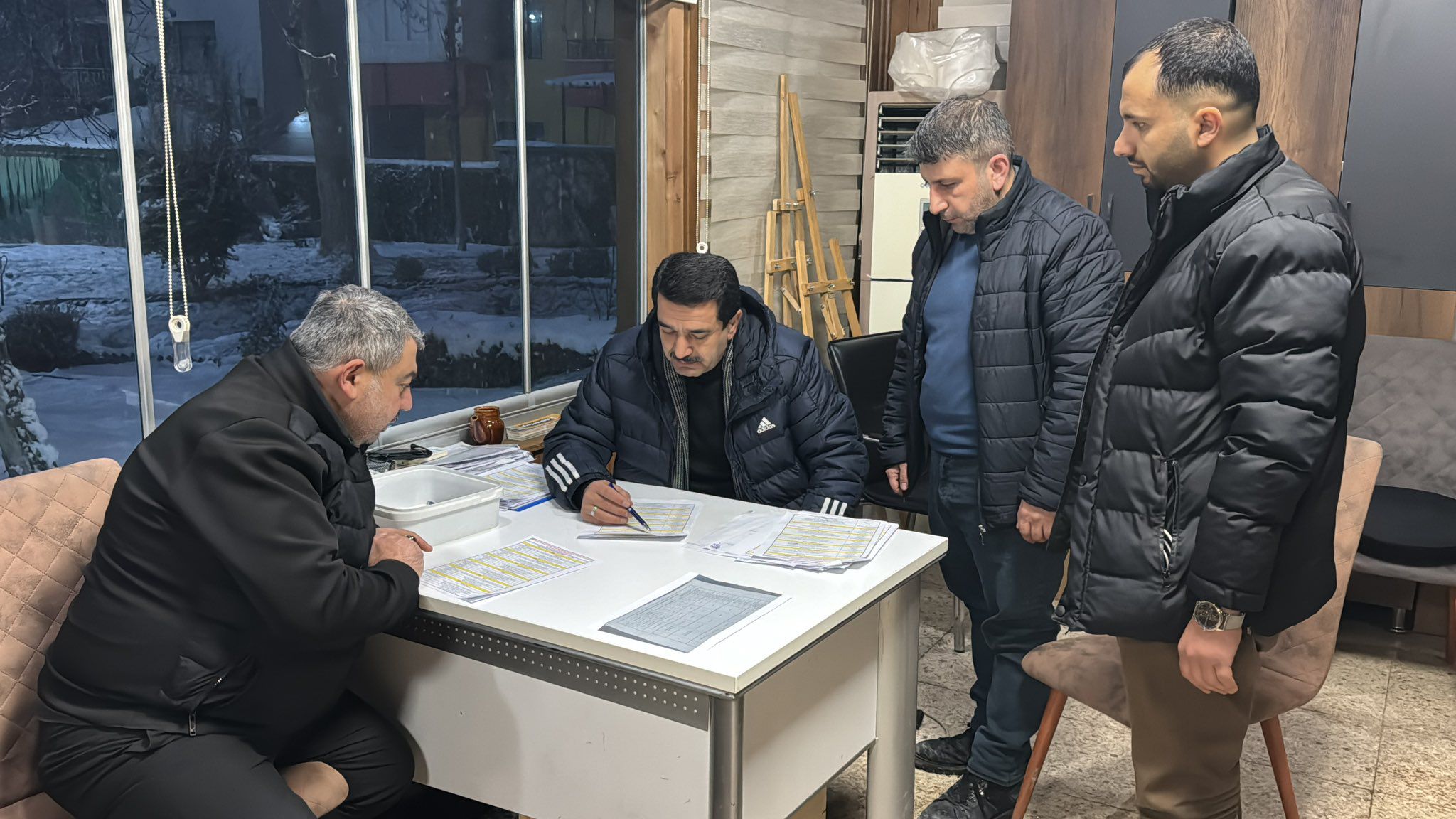 BAŞKAN TAŞKIN, KARLA MÜCADELE ÇALIŞMALARINI SAHADA İNCELEDİ