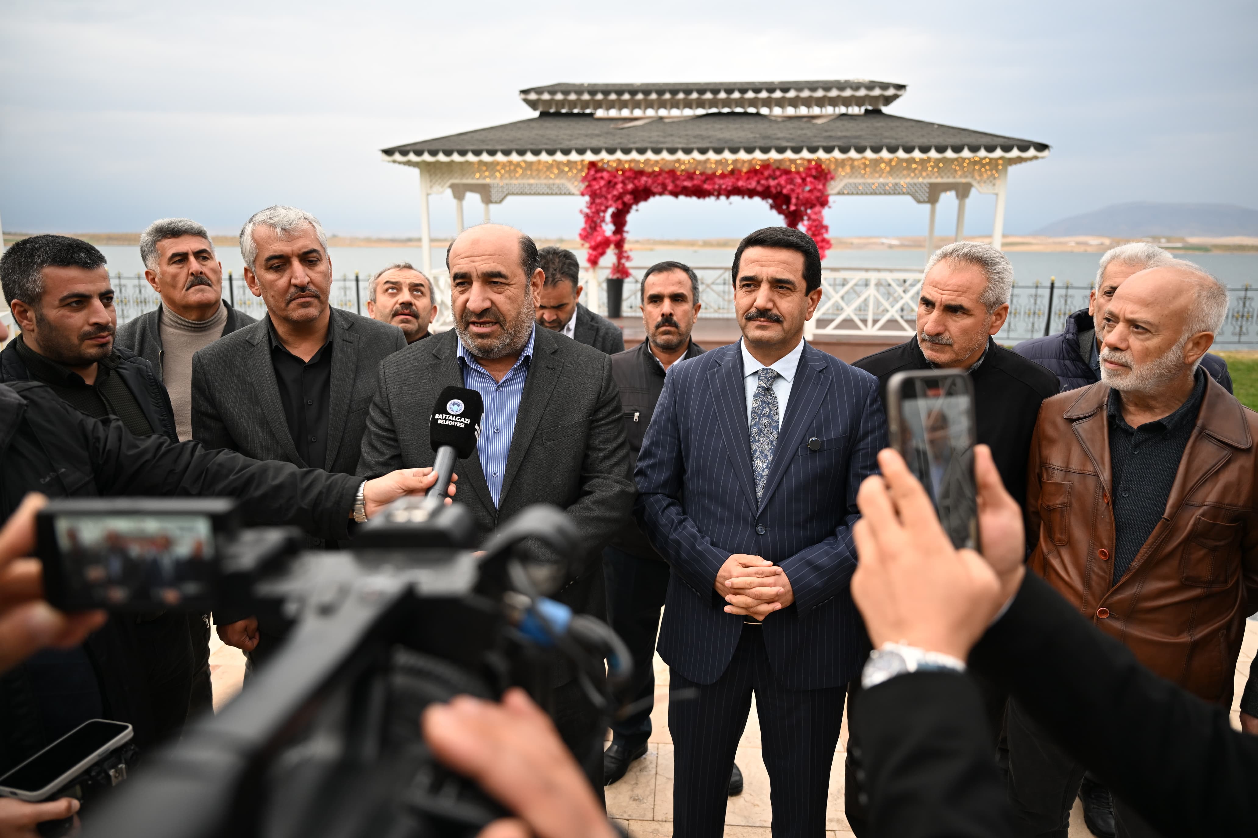 BAŞKAN TAŞKIN, TAMAMLANAN PROJELERİ TEŞKİLATLA İNCELEDİ