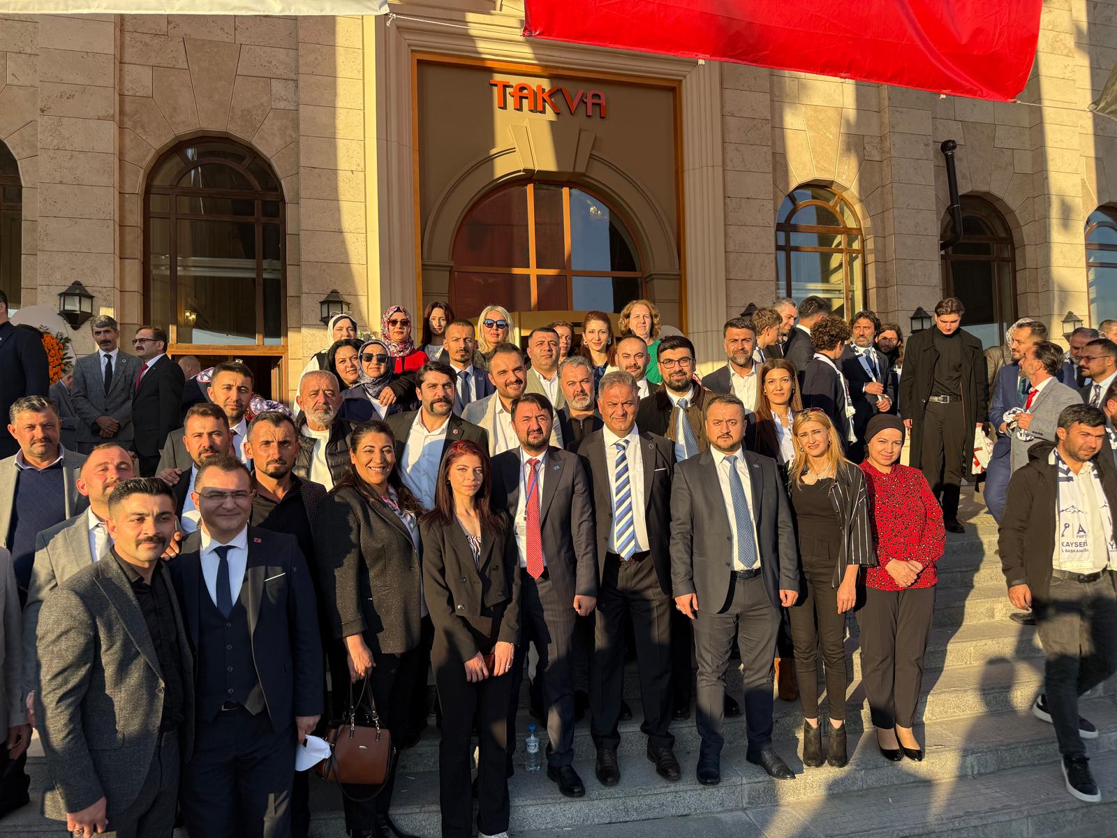 Başkan Zelyurt:"Anahtar Parti 1 Yaşında,Mutluyuz Umutluyuz."