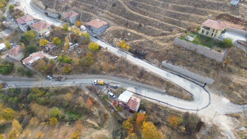 BATTALGAZİ BELEDİYESİ ÇAMURLU MAHALLESİ’NDE ASFALT YAMA ÇALIŞMASI YAPTI