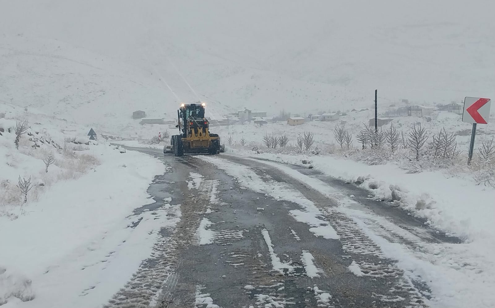 BATTALGAZİ BELEDİYESİ’NDEN KAR YAĞIŞINA KARŞI HIZLI MÜDAHALE
