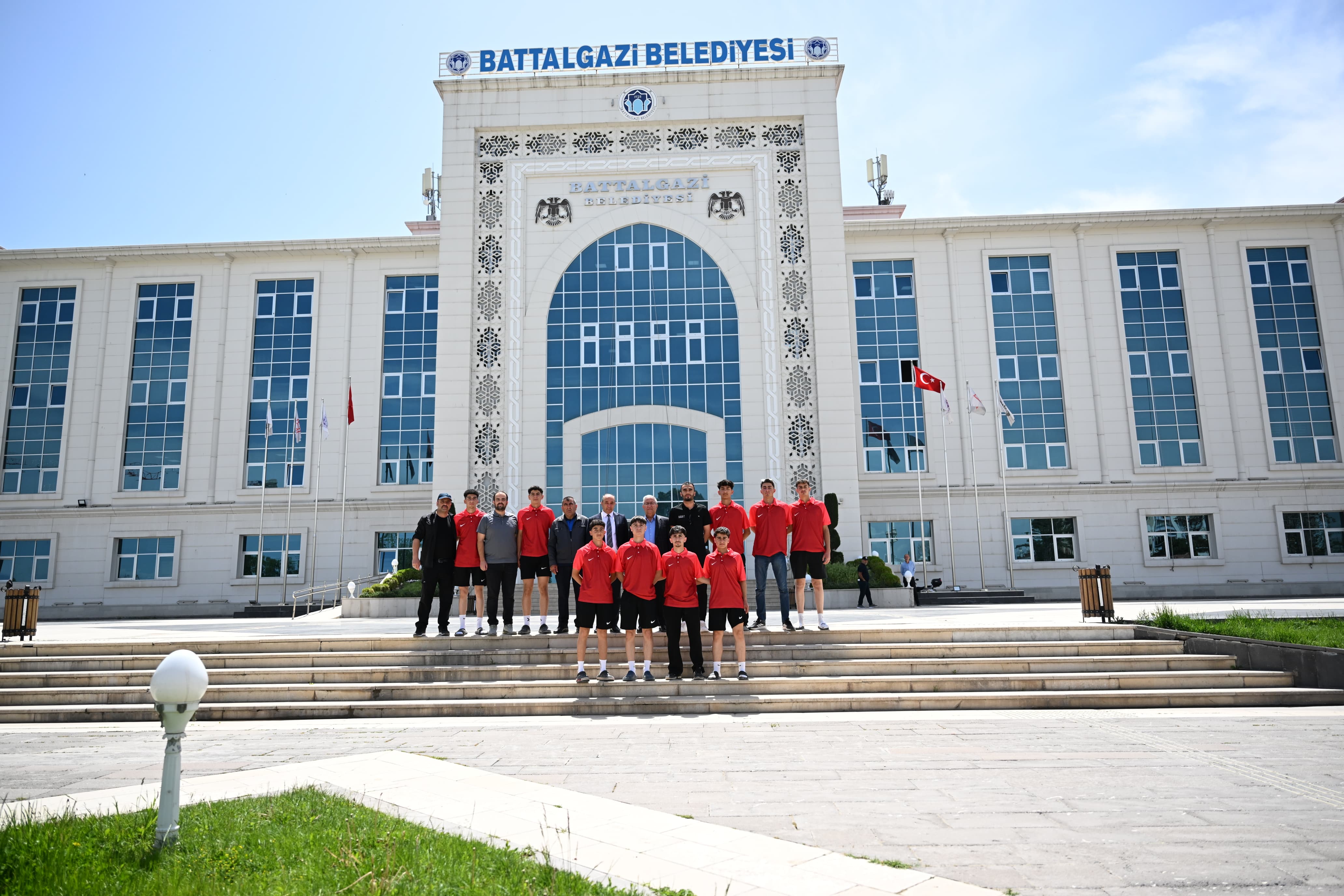 BATTALGAZİ BELEDİYESİ’NİN SPORA YATIRIMLARI MEYVESİNİ VERİYOR