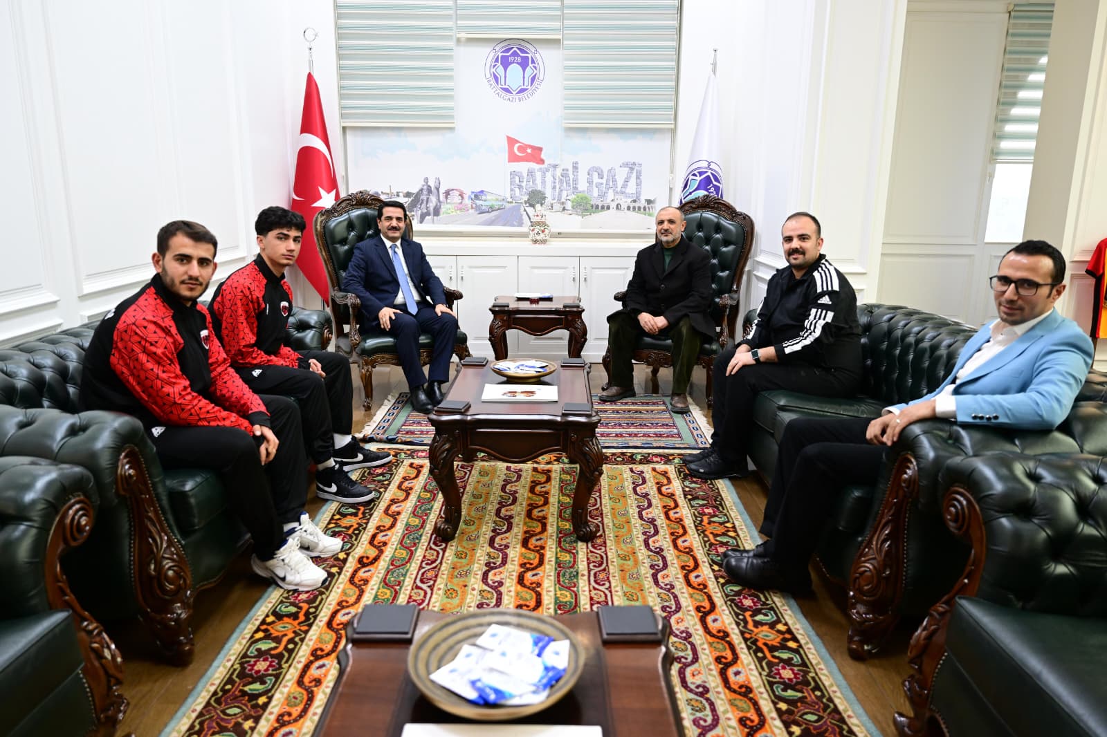 Battalgazi Belediyespor’un Milli Gururları Başkan Taşkın’ı Ziyaret Etti