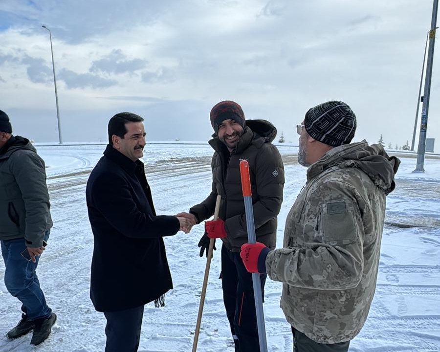 BATTALGAZİ’DE KARLA MÜCADELE ARALIKSIZ SÜRÜYOR