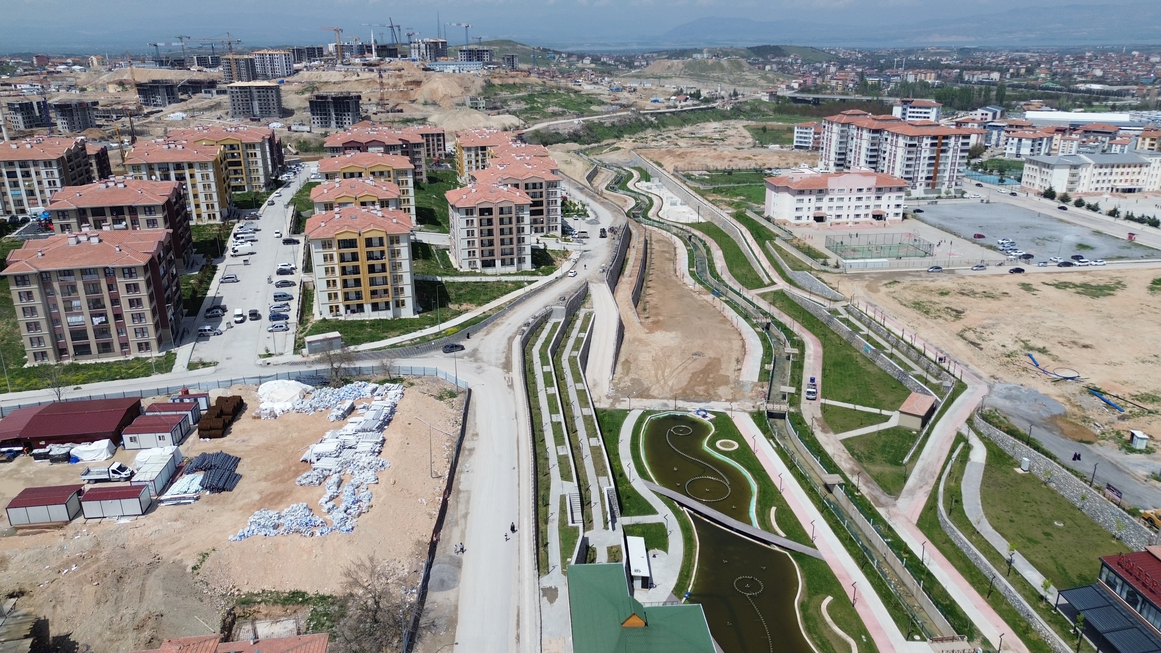 BATTALGAZİ’DE MAHALLELERİN ÇEHRESİ DEĞİŞİYOR
