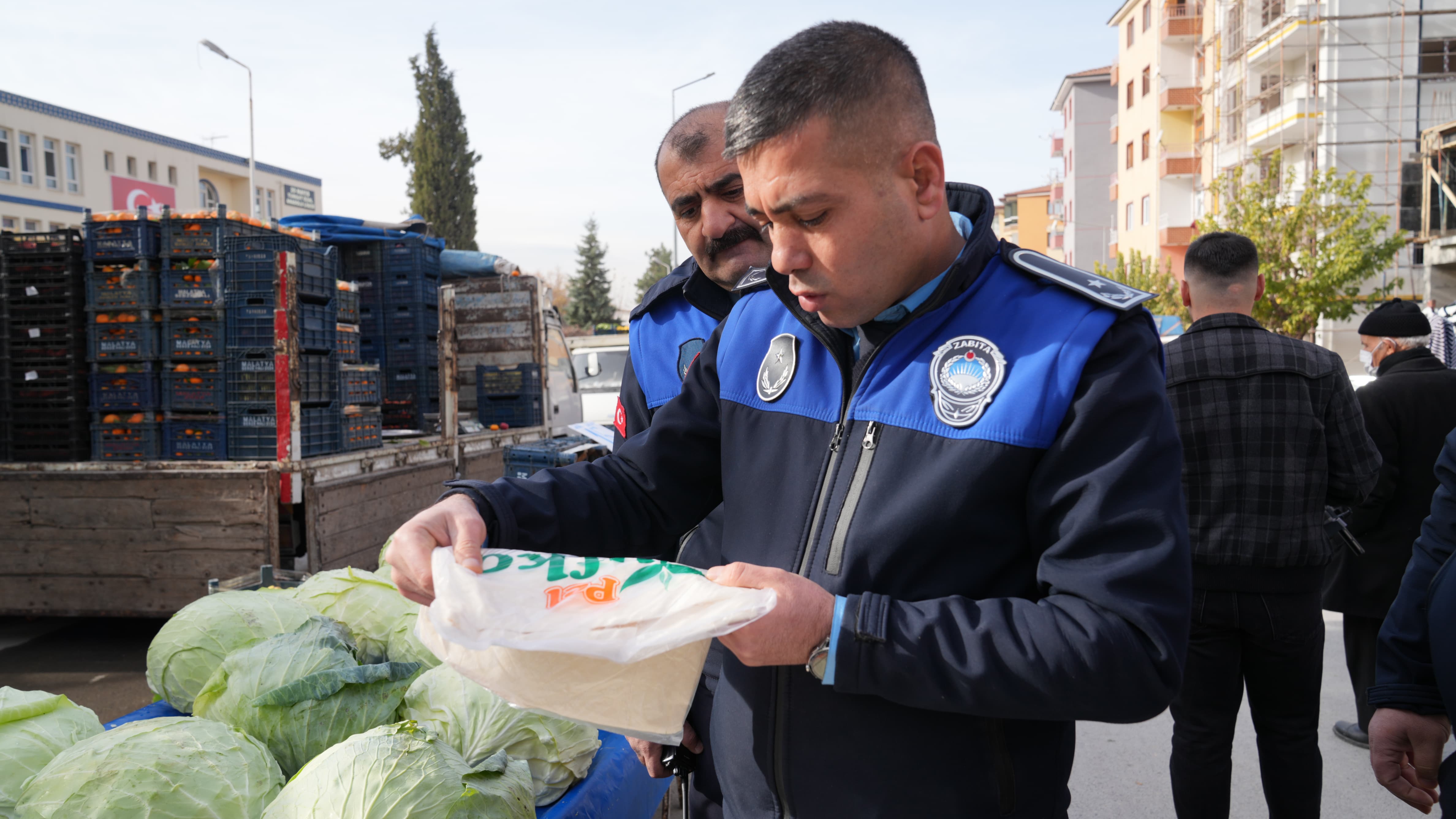 BATTALGAZİ’DE ZABITA EKİPLERİ SAHADA: YOL GÜVENLİĞİ VE PAZAR DENETİMİ